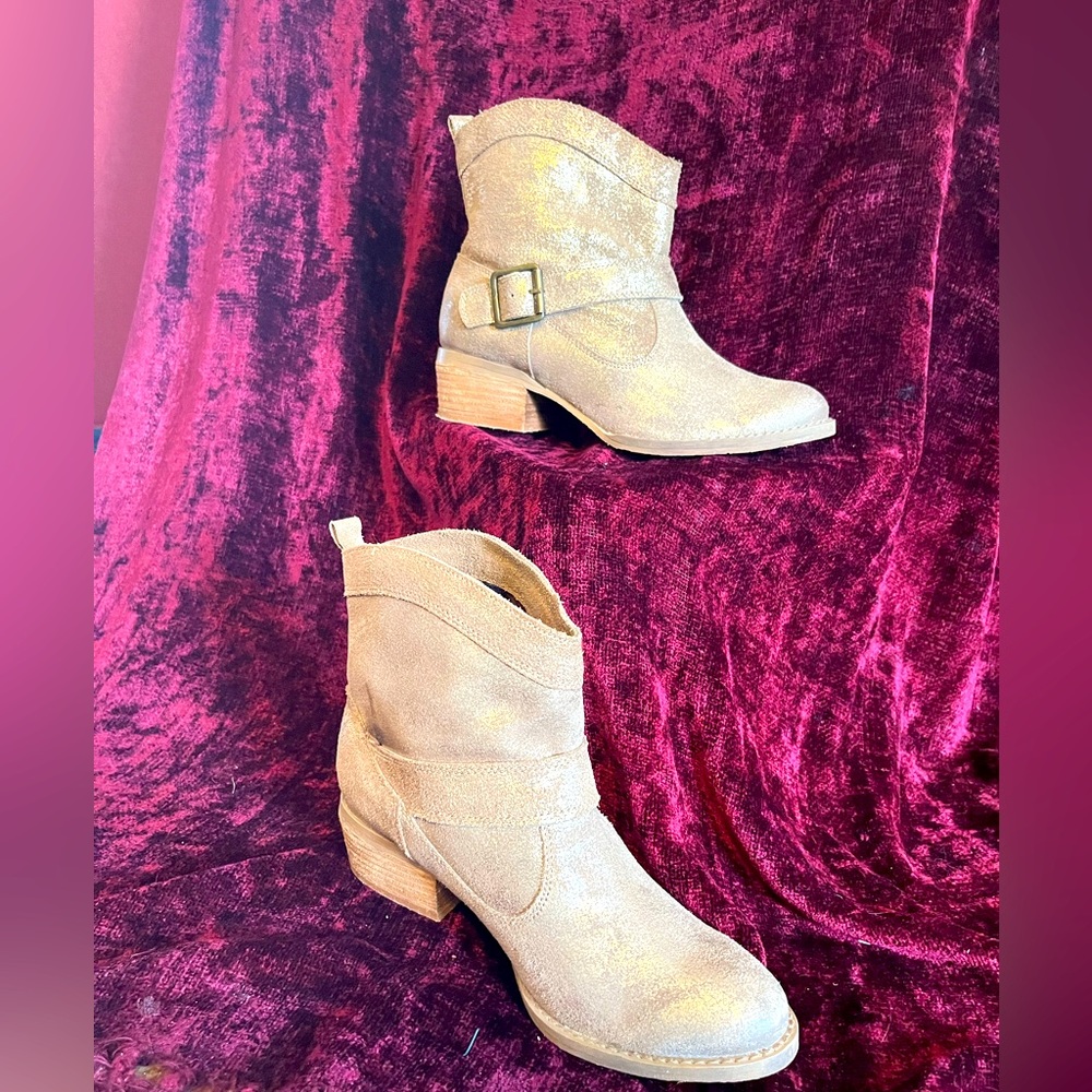 FLYING MONKEY BOOTS!!!*^NWOT!!!Gorgeous!!!Luxury!!!So Awesome**Size 7